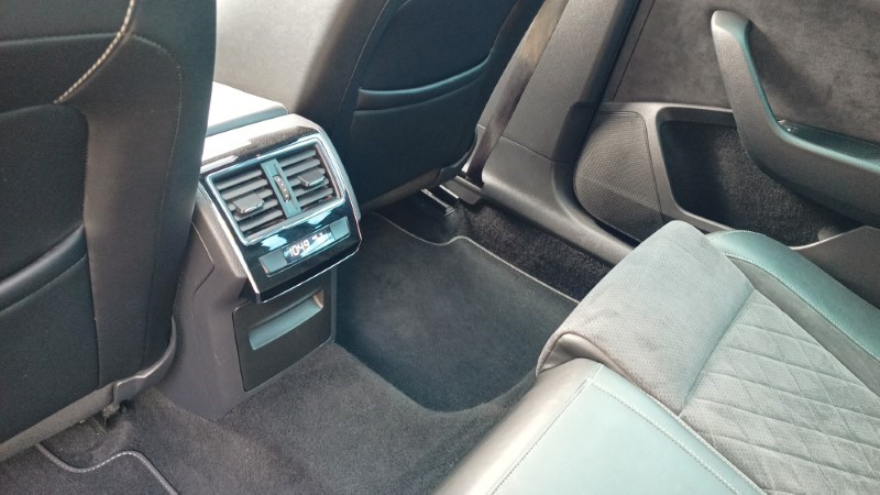 Skoda Superb Sportline Dsg (7)